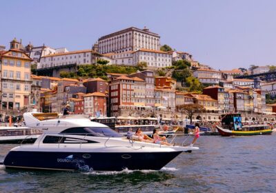 Private Douro River Yacht w/ Wines & Gourmet Tasting