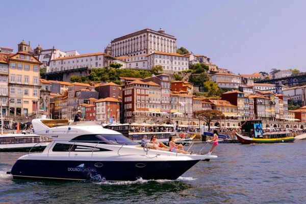 Private Douro River Yacht w/ Wines & Gourmet Tasting