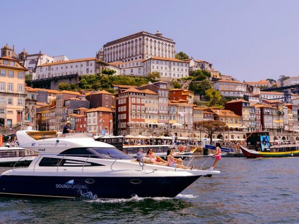 Private Douro River Yacht w/ Wines & Gourmet Tasting